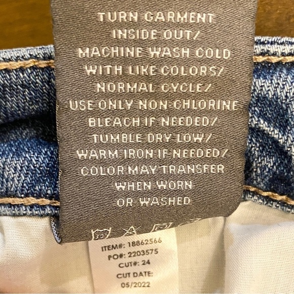 Torrid 24 High Rise Straight Ankle Jeans Button Fly Womens Split Hem Stretch - Picture 10 of 13